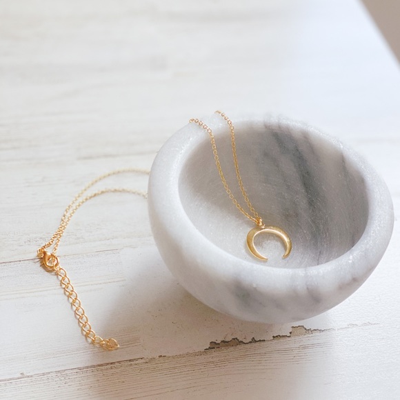 the Good Boutique Jewelry - Classic Horn Necklace